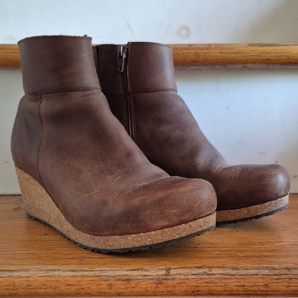 BIRKENSTOCK - PAPILLO - Brown Wedge Ankle Shoes with Elastic Panels